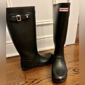 Classic Hunter Refined Tall Rain Boots, Matte Black, Size 10